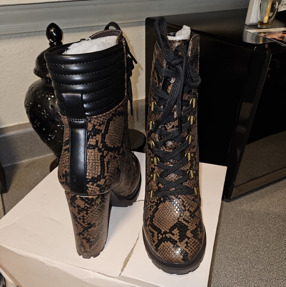 Women's Boot Heel - Picture 2 of 3